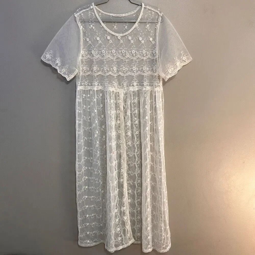 Lace cream dress